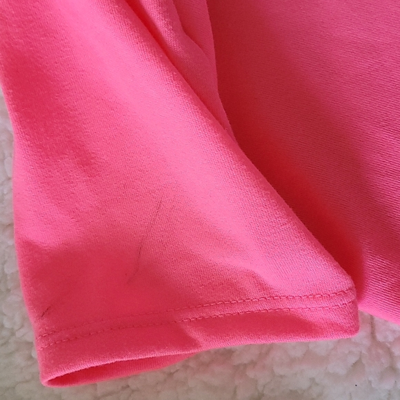Girls Hot Pink Under Armour Loose Fit Heat Gear T-shirt - Picture 4 of 5